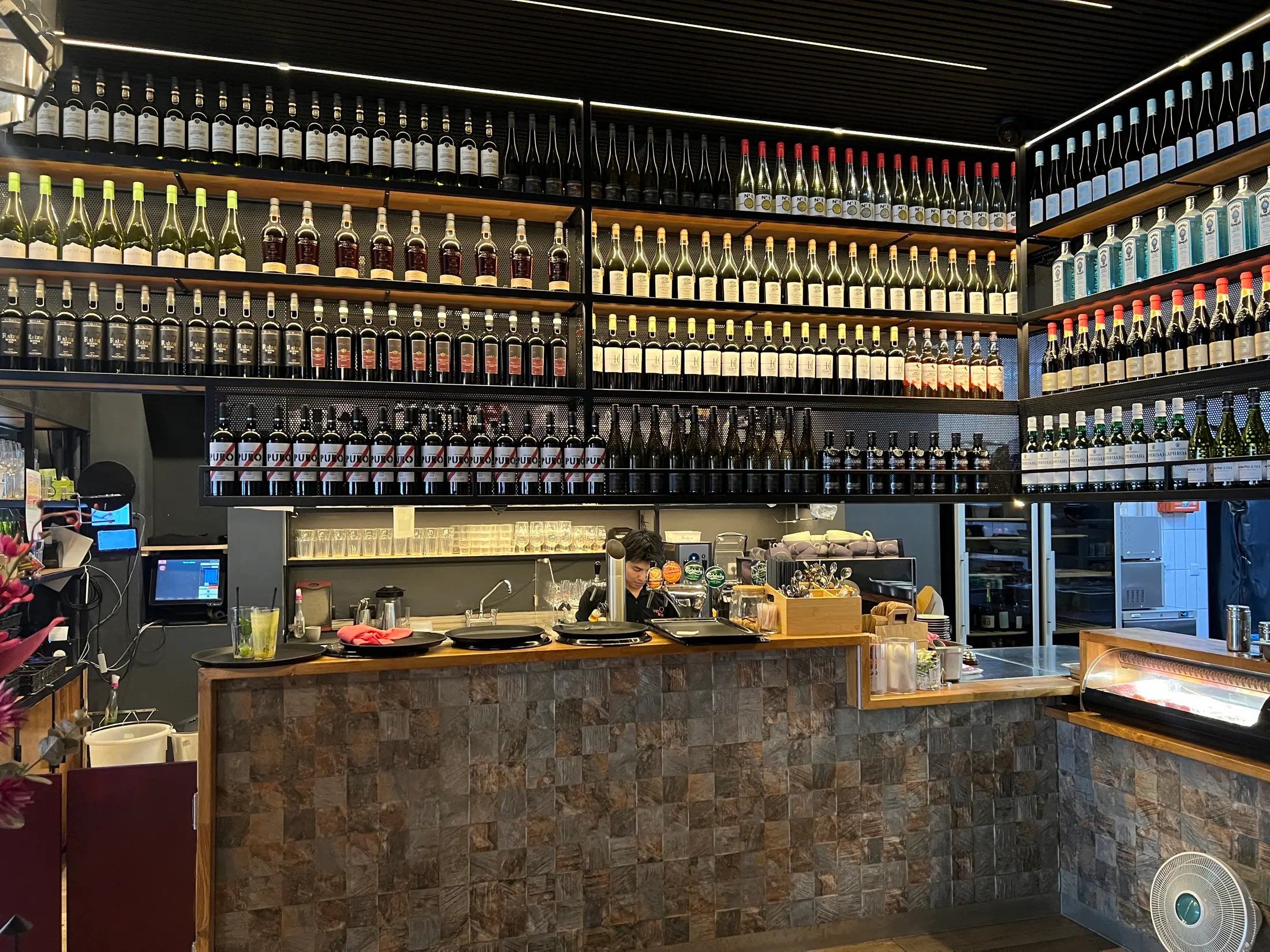 VietBowl Potsdamer Platz — Gastraum