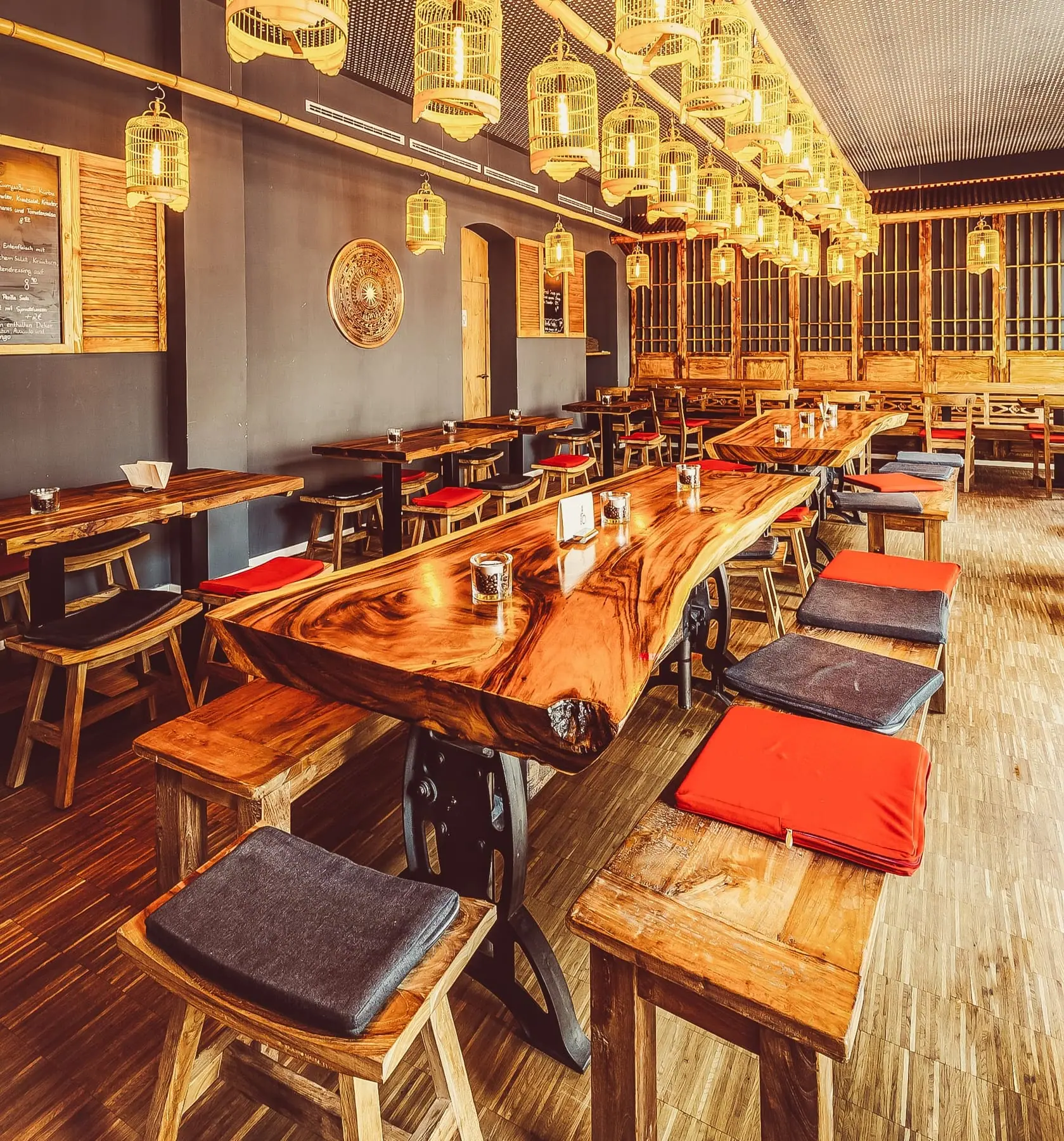 VietBowl Böhmischer Platz — Gastraum